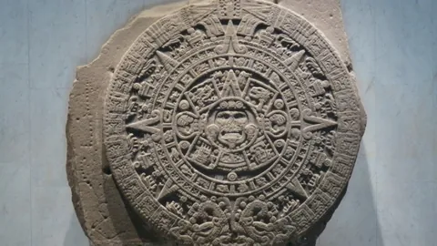 “丹麦门将沃贝本赛季华丽蜕变，球队右路添强援多面将”